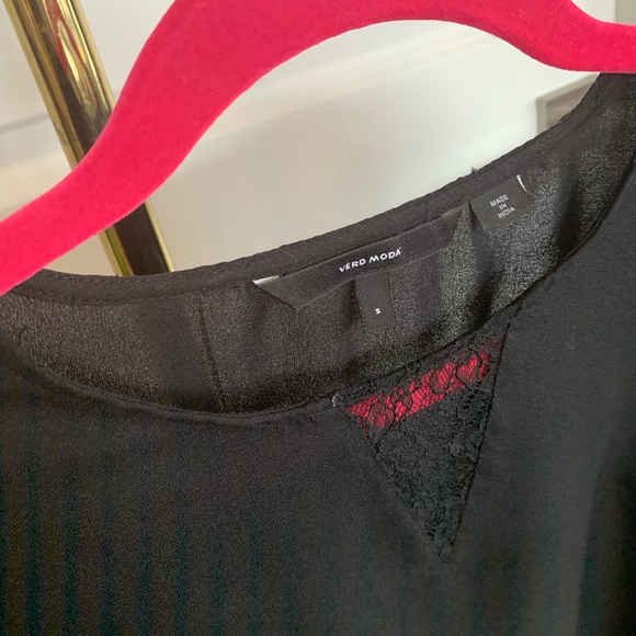 Vero Moda size small black blouse - Picture 6 of 7